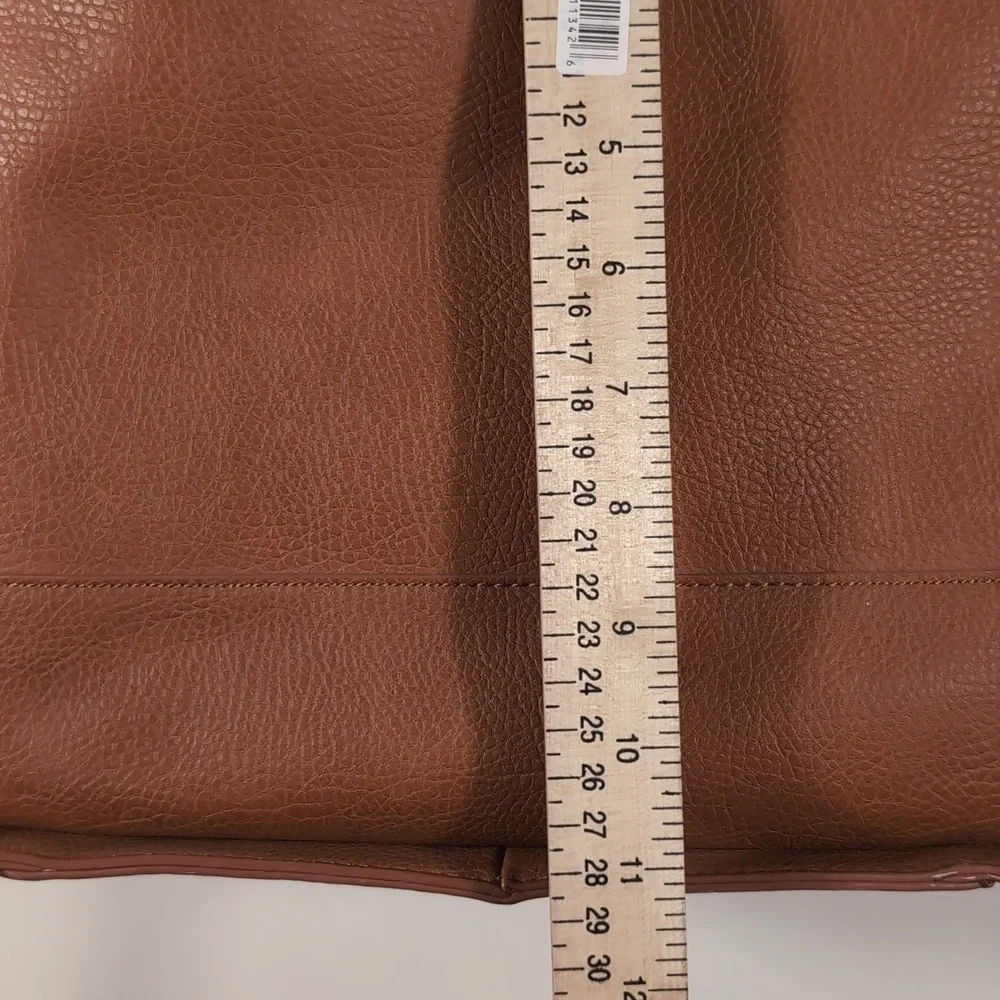Express Elegant Tan Leather Shoulder Bag